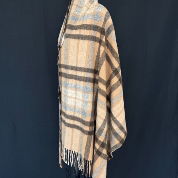 Like new Nordstrom scarf - Picture 4 of 5
